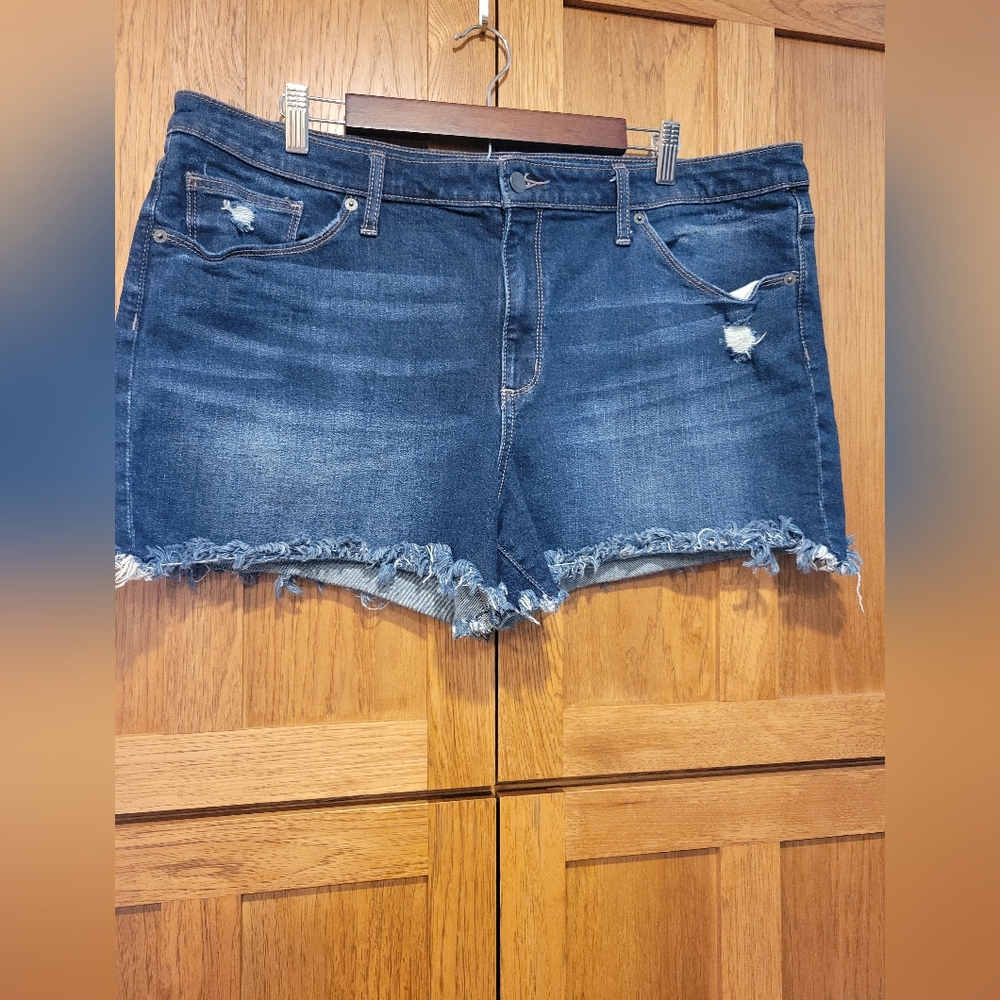 Universal Thread Dark Denim High Rise Shortie Shorts. Womens 18